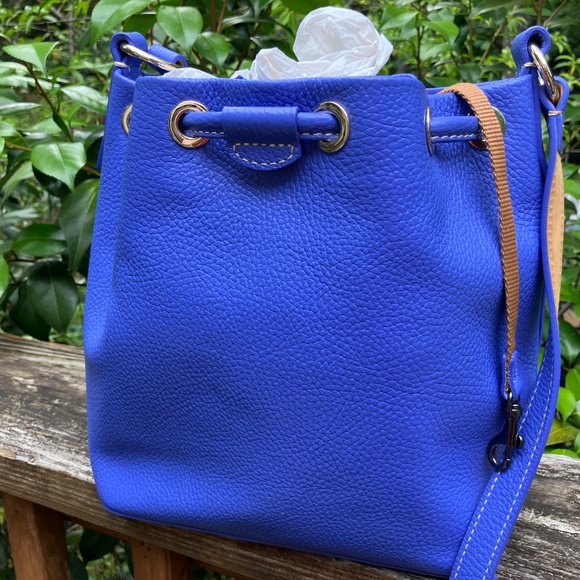 Dooney and Bourke drawstring shoulder bag - Picture 3 of 5